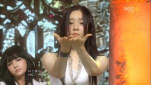 T-ARA - Don't Leave   Day By Day (Show Music Core 2012.07.07).ts - 00003