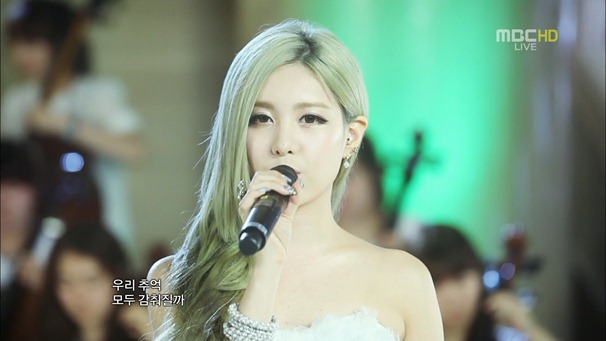 T-ARA - Don't Leave   Day By Day (Show Music Core 2012.07.07).ts - 00018 (2)