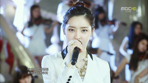 T-ARA - Don't Leave   Day By Day (Show Music Core 2012.07.07).ts - 00025