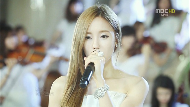 T-ARA - Don't Leave   Day By Day (Show Music Core 2012.07.07).ts - 00027