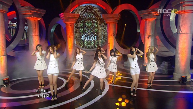 T-ARA - Don't Leave   Day By Day (Show Music Core 2012.07.07).ts - 00031