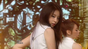 T-ARA - Don't Leave   Day By Day (Show Music Core 2012.07.07).ts - 00033