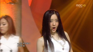 T-ARA - Don't Leave   Day By Day (Show Music Core 2012.07.07).ts - 00040