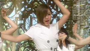 T-ARA - Don't Leave   Day By Day (Show Music Core 2012.07.07).ts - 00042