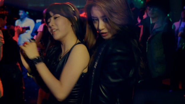 T-ara(티아라) _ Lovey-Dovey in Tokyo MV (1080p).mp4 - 00000