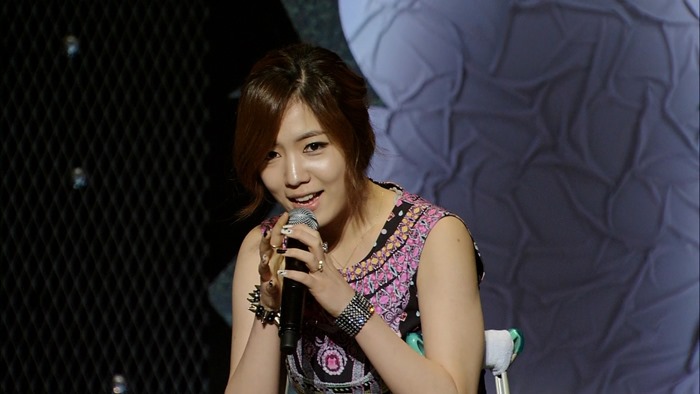 T-ara - Japan Tour 2012.m2ts - 00057