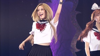 T-ara - Japan Tour 2012.m2ts - 00538