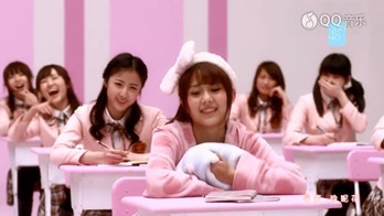 SNH48 - Heavy Rotation.mp4 - 00001