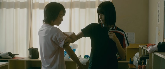 Kirishima,_bukatsu_yamerutteyo.2012.1080p.BluRay.x264.AC3-HDWinG.mkv - 00046