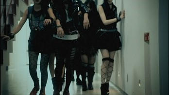 MV Nogizaka46 2nd Single - Ookami ni Kuchibue wo (Under Girl).mkv - 00009