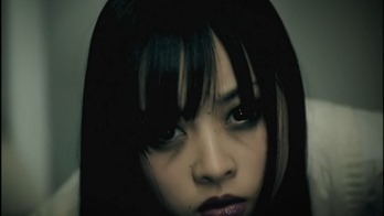 MV Nogizaka46 2nd Single - Ookami ni Kuchibue wo (Under Girl).mkv - 00026