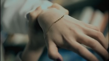 MV Nogizaka46 2nd Single - Ookami ni Kuchibue wo (Under Girl).mkv - 00035