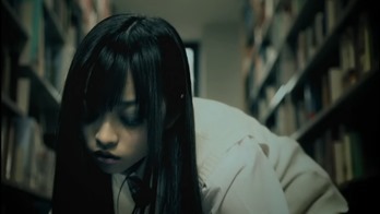 MV Nogizaka46 2nd Single - Ookami ni Kuchibue wo (Under Girl).mkv - 00044