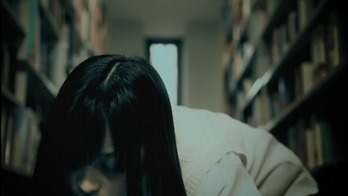 MV Nogizaka46 2nd Single - Ookami ni Kuchibue wo (Under Girl).mkv - 00047