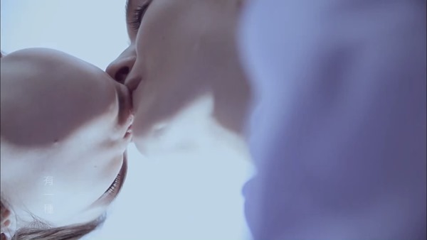 互動式MV= 楊丞琳Rainie 天使之翼 官方HD完整版首播 - YouTube.mp4 - 00020