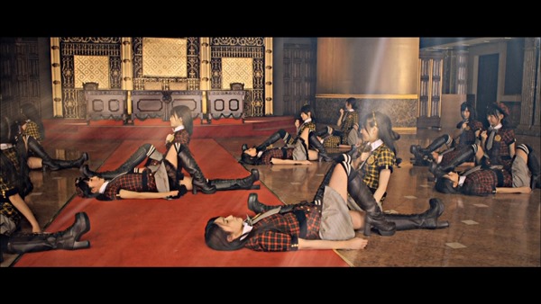 Shoe Throw.m2ts - 00012