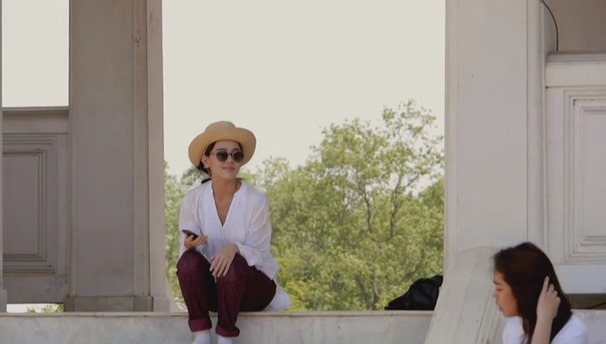 Namaste_Hello_Bye_Bye.2013-DVDRip.x264.AAC-SeeingMole.mp4 - 00075