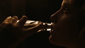 Alice.in.Wonderland.2010.1080p.BluRay.DTS.x264-ESiR.mkv - 00016