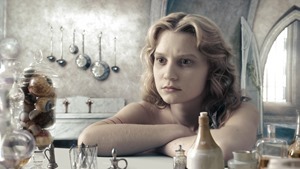 Alice.in.Wonderland.2010.1080p.BluRay.DTS.x264-ESiR.mkv - 00098