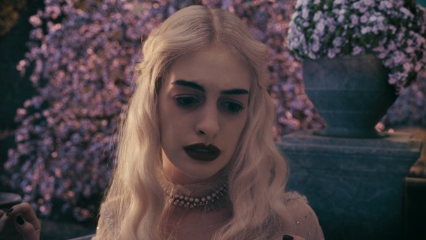 Alice.in.Wonderland.2010.1080p.BluRay.DTS.x264-ESiR.mkv - 00165