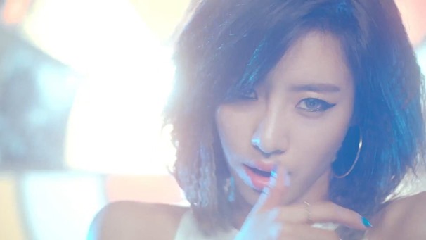 T-ARA[티아라] -SUGAR FREE-[슈가프리] M_V ver.1 - YouTube.mp4 - 00097