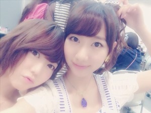 BsU67ZOCYAAApLi.jpg large