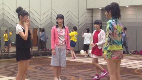 BtBayGtCQAAE1TF.jpg large