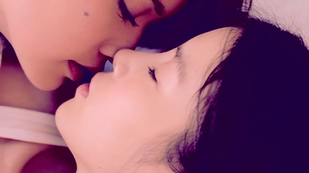 楊丞琳 曬焦的一雙耳朵 MV (HQ官方完整版) - YouTube.mp4 - 00224