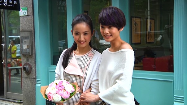 楊丞琳 Rainie Yang -【其實我們值得幸福】MV拍攝花絮 - YouTube.mp4 - 00029