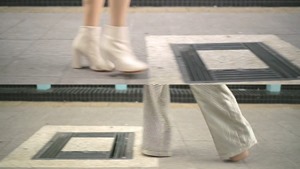 楊丞琳Rainie Yang - 其實我們值得幸福 (Official HD MV) - YouTube_2.mp4 - 00049