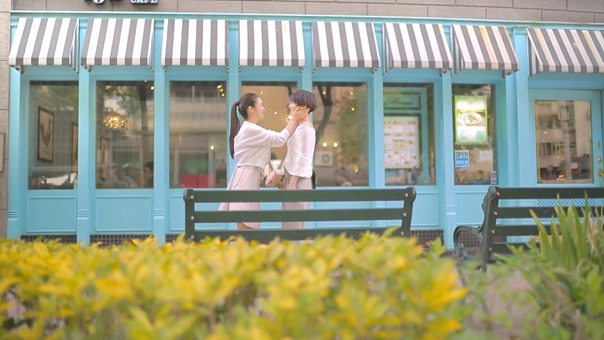 楊丞琳Rainie Yang - 其實我們值得幸福 (Official HD MV) - YouTube_2.mp4 - 00059