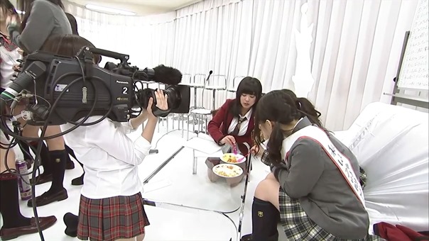 YNN [NMB48 CHANNEL] Rii-chan 24-hour TV - Time of adult (part2 - Nana's Cafe).mp4 - 00035