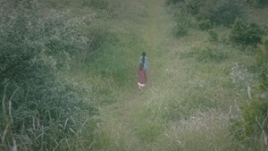 元テラハ・島袋聖南が初演技、菅野結以とのベットシーン＆キスシーンも！かわいえいじ3rdシングル「カゲロウ」MV - YouTube.mp4 - 00028