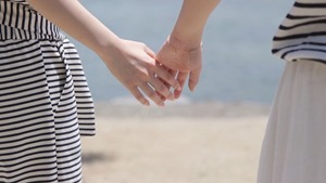 特別保存版】LinQ新木さくら、新木こころ　写真＆メイキング映像　ネットショップにて発売決定！ - YouTube.mp4 - 00001