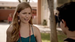 Scream.S01E01.1080p.WEB-DL.AAC2.0.H.264-KiNGS.mkv - 00014