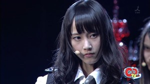AKB48 - UZA (121103 COUNT DOWN TV) Kakkoi Rena Sleeveless.mp4_snapshot_00.35_[2015.08.15_09.58.50]