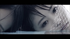 MV】水の中の伝導率 Short ver. _ AKB48[公式] - YouTube.mp4 - 00004