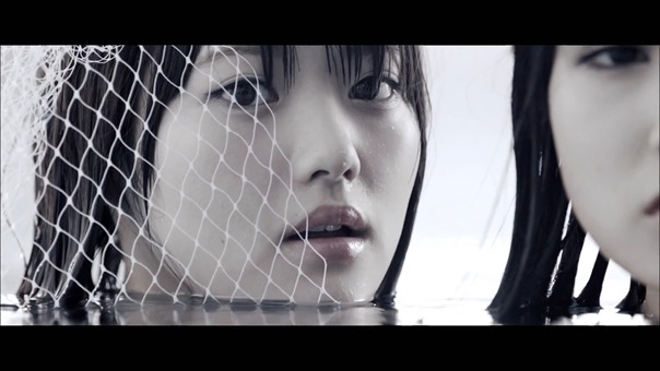 MV】水の中の伝導率 Short ver. _ AKB48[公式] - YouTube.mp4 - 00092