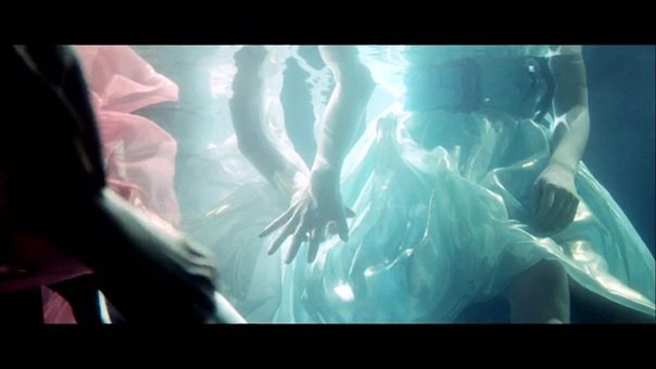 MV】水の中の伝導率 Short ver. _ AKB48[公式] - YouTube.mp4 - 00141