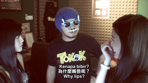 ---[Namewee Tokok] 048 Lesbian Kiss 女女之吻 02-08-15 - YouTube.mp4 - 00017