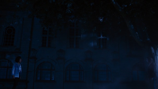 Doctor.Who.2005.S10E01.1080p.AMZN.WEBRip.DDP5.1.x264-NTb.mkv - 00084