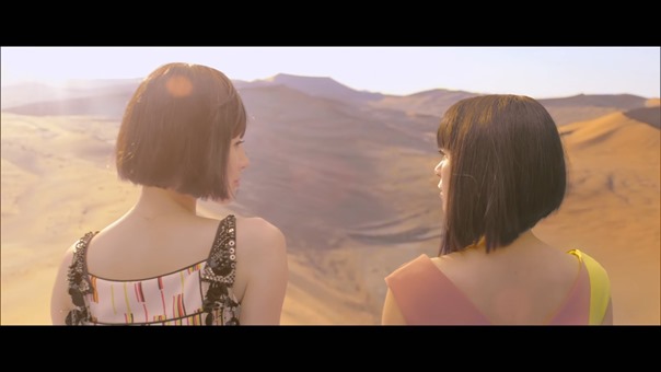 宇多田ヒカル - 二時間だけのバカンス featuring 椎名林檎 - YouTube.MKV - 00038