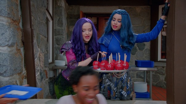 Descendants.2.2017.1080p.AMZN.WEBRip.DDP5.1.x264-TVSmash.mkv - 00024