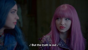 Descendants.2.2017.1080p.AMZN.WEBRip.DDP5.1.x264-TVSmash.mkv - 00050