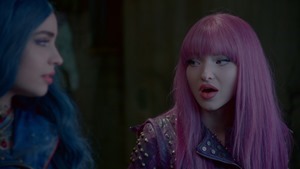 Descendants.2.2017.1080p.AMZN.WEBRip.DDP5.1.x264-TVSmash.mkv - 00058