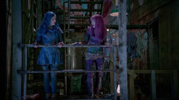 Descendants.2.2017.1080p.AMZN.WEBRip.DDP5.1.x264-TVSmash.mkv - 00070