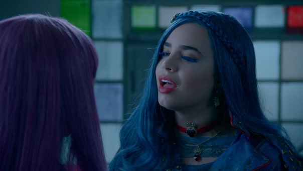 Descendants.2.2017.1080p.AMZN.WEBRip.DDP5.1.x264-TVSmash.mkv - 00108