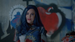 Descendants.2.2017.1080p.AMZN.WEBRip.DDP5.1.x264-TVSmash.mkv - 00137