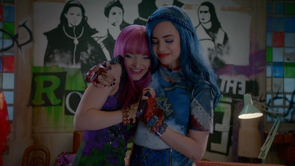 Descendants.2.2017.1080p.AMZN.WEBRip.DDP5.1.x264-TVSmash.mkv - 00196