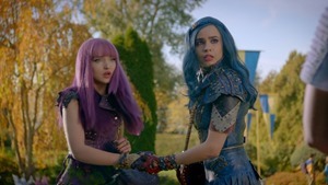 Descendants.2.2017.1080p.AMZN.WEBRip.DDP5.1.x264-TVSmash.mkv - 00200